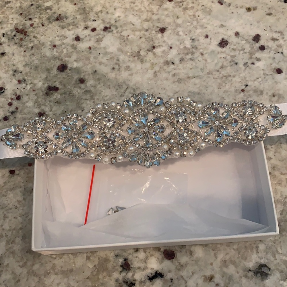 Rhinestone/Pearl bridal beit
